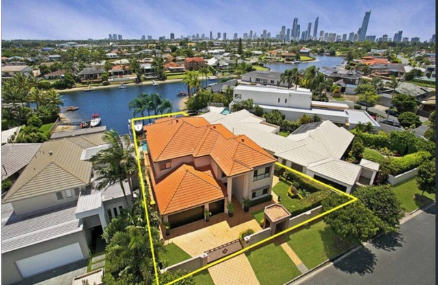 Beautiful and Modern Family Home with Heated Pool - Water View