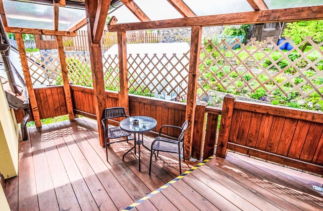 Beautiful apartment for 5 guests with WIFI, patio, pets allowed and parking