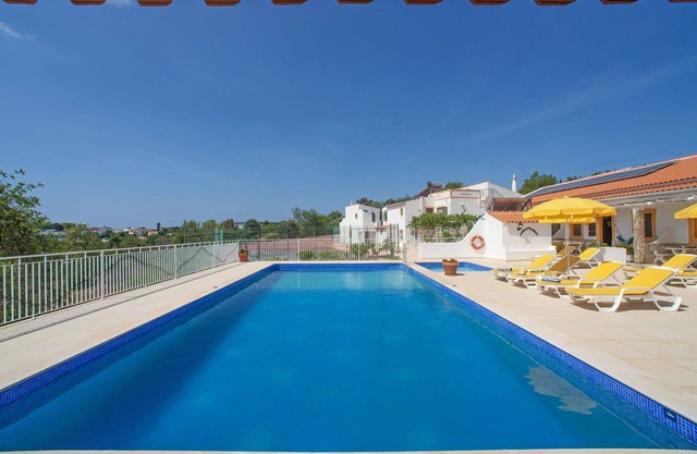Beautiful apartment in villa for 3 people with A/C, pool, WIFI, TV and terrace