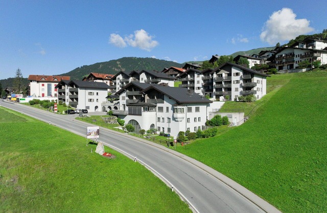 Beautiful apartment with pool, WIFI, TV, balcony, pets allowed, panoramic view and parking