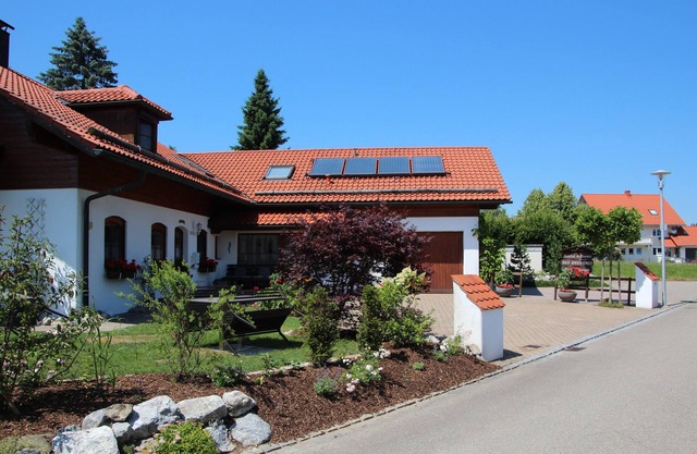 Beautiful country-style vacation apartment