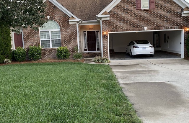 Beautiful, clean and spacious single story Indian Land home