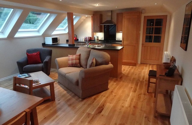 Beautiful Coach House In Helensburgh, Argyll, Near Loch Lomond