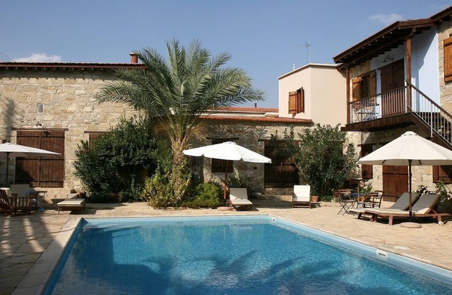 Beautiful Country House Apartment with A/C, WiFi & Pool in the Historical Village of Choirokoitia