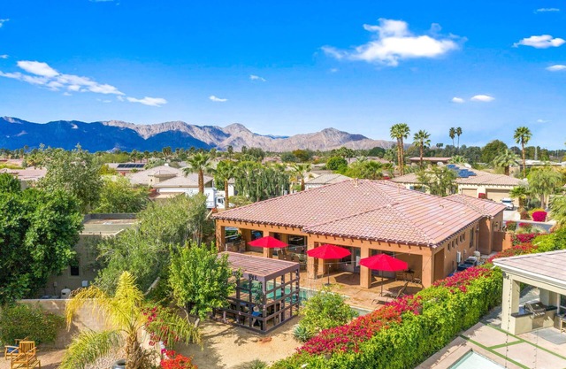 Beautiful Desert Oasis very close to Polo Grounds