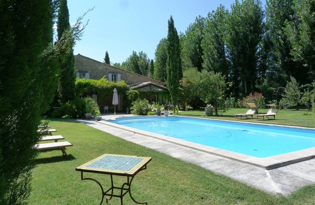 Beautiful house in the nature, calm, horses around. holidays!