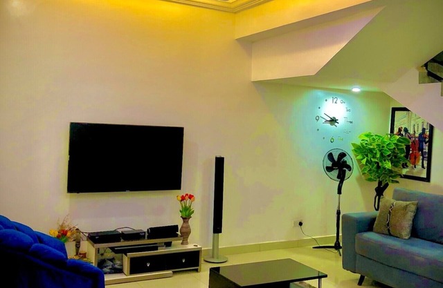 Beautiful furnished 2 bedroom house in Abuja, FCT, Nigeria - Six Star