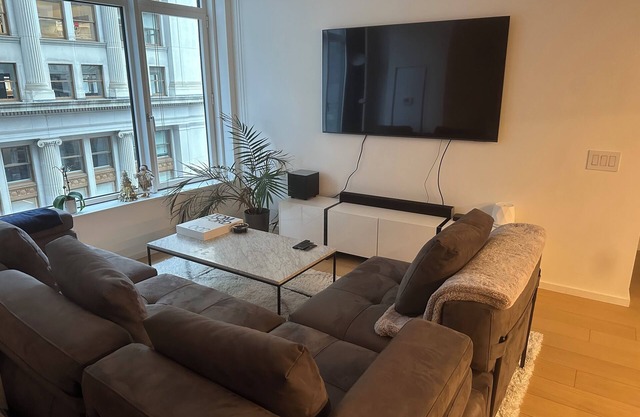 Beautiful high end. 1 Bed apartment downtown Manhattan. All amenities included