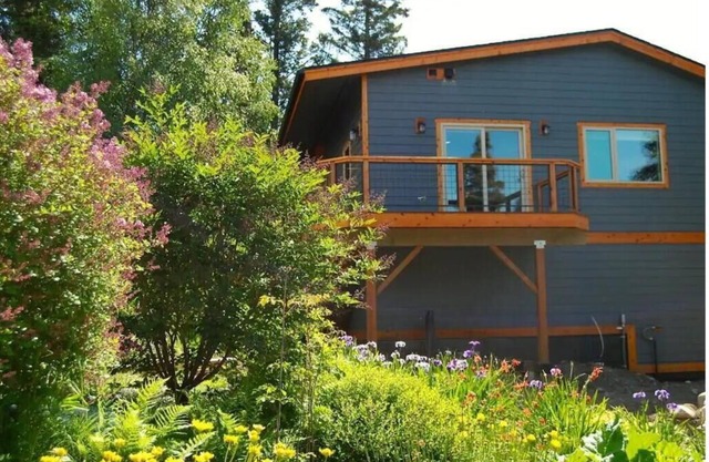 Beautiful Hillside-Guest House