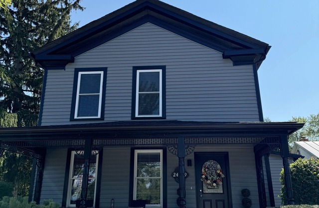 Beautiful Historic Home with River View in Grand Rapids Ohio