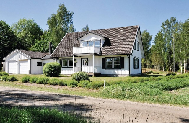 Beautiful home in Säffle with kitchen