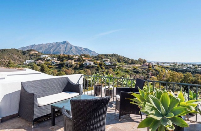 Beautiful house at La Quinta Golfclub , 10 min beach, ocean and mountain view
