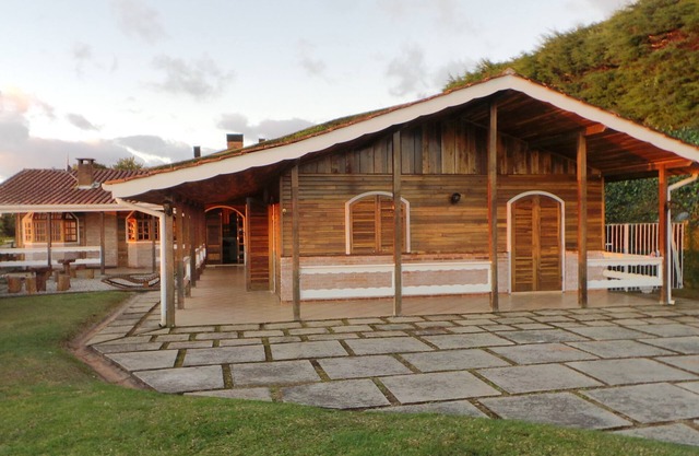 BEAUTIFUL HOUSE with SENSATIONAL PANORAMIC VIEW, Alto do Capivari, Campos do Jordão