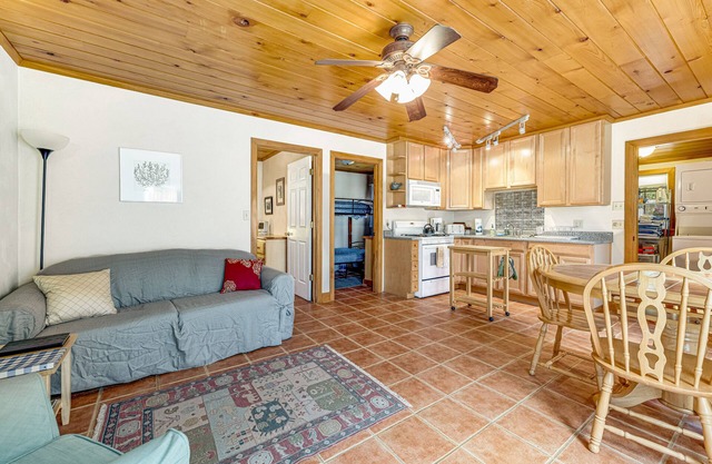 Beautiful house close to Yosemite with nature views & W/D - tranquil location