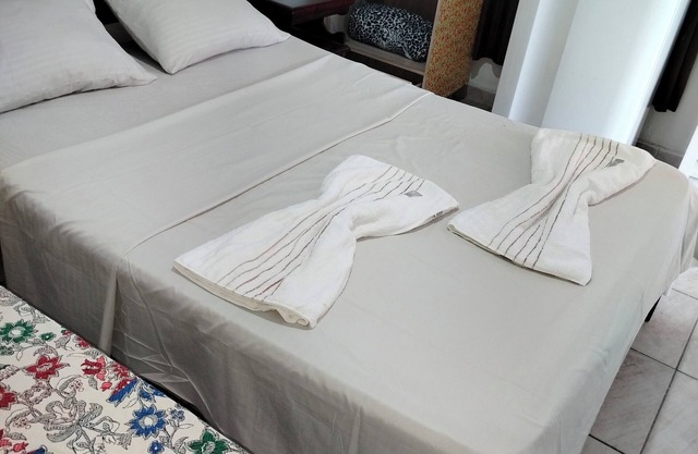 Beautiful Independent and Exclusive Complete Suite 3 Blocks from the Beach!