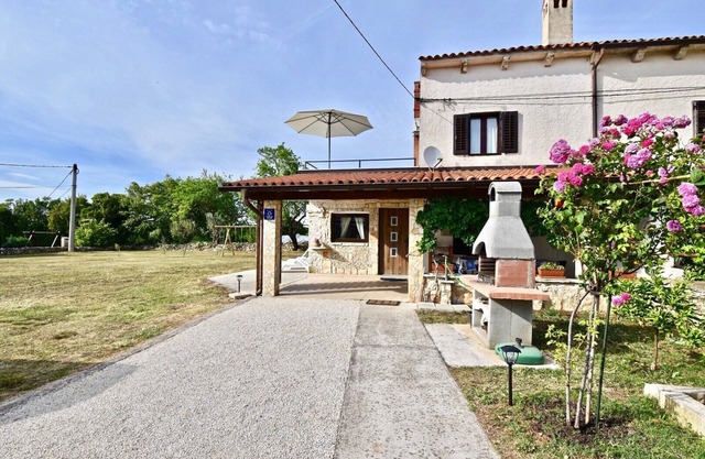 Beautiful Istrian house with big backyard