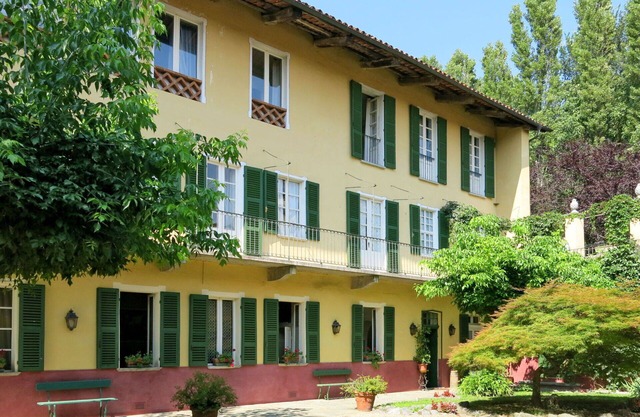 Beautiful apartment for 6 guests with WIFI, TV, balcony, pets allowed and parking