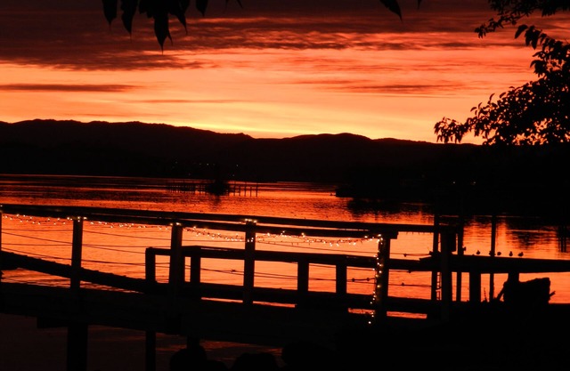Beautiful Lakefront Home SEPTEMBER 27 KELSEYVILLE PEAR FESTIVAL GREAT EVENT
