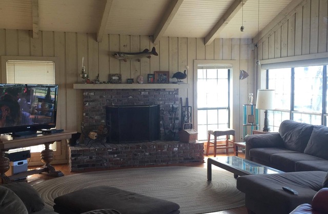 Beautiful Lakefront property with private dock near downtown Memphis.
