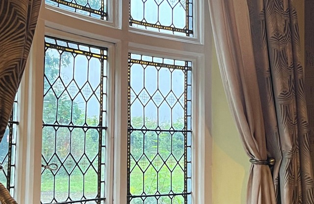 Beautiful old rustic house on two acres of overlooking fields in the back garden