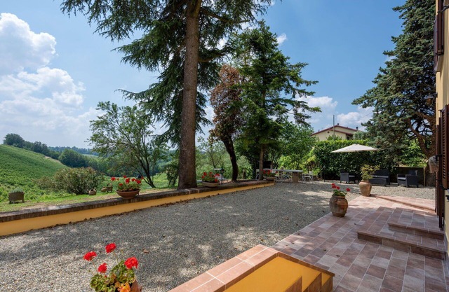Beautiful private villa for 6 people with WIFI, TV and patio