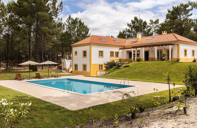 Beautiful private villa for 8 people with private pool, TV and terrace