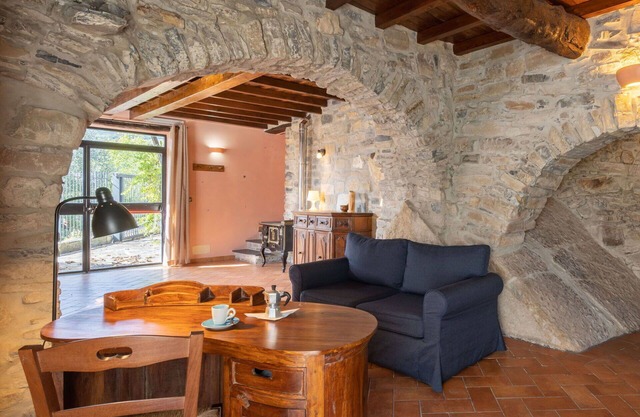 Beautiful private villa for 8 guests with WIFI, terrace, pets allowed and parking