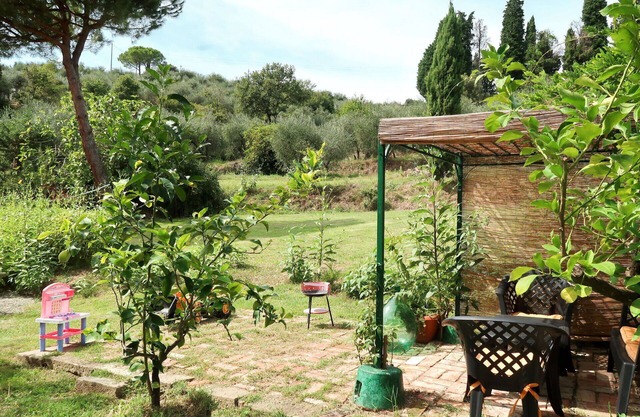 Beautiful private villa for 11 guests with WIFI, TV, balcony, pets allowed and parking