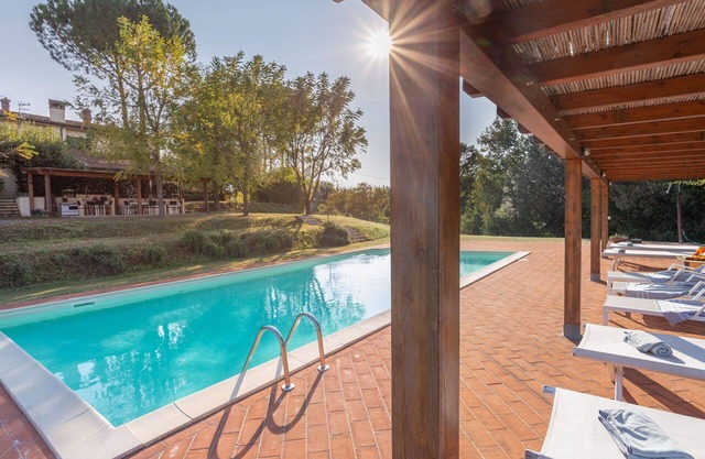 Beautiful private villa for 8 guests with WIFI, private pool, TV, patio, panoramic view and park.