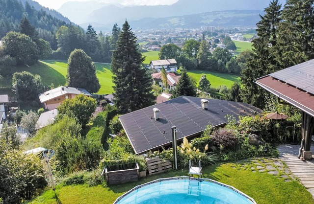 Beautiful private villa for 10 people with WIFI, private pool, hot tub, TV, terrace and parking