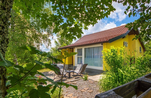 Beautiful private villa with WIFI, A/C, private pool, TV, terrace, pets allowed and parking