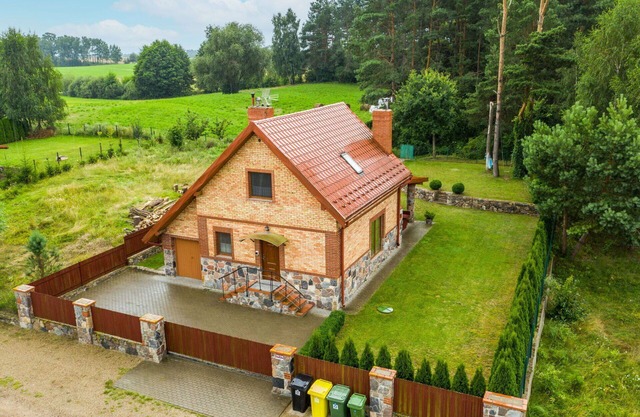 Beautiful private villa for 8 people with WIFI, TV, terrace, pets allowed and parking