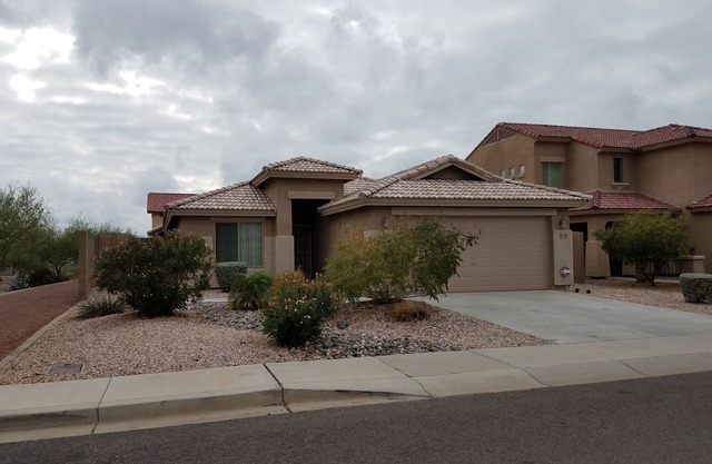 Beautiful Property with Jacuzzi In Buckeye Sleeps 8
