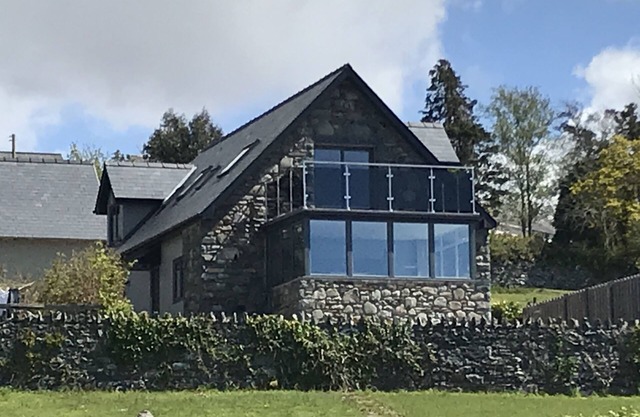 Beautiful relaxing House, nearby beach and within the Snowdonia National Park