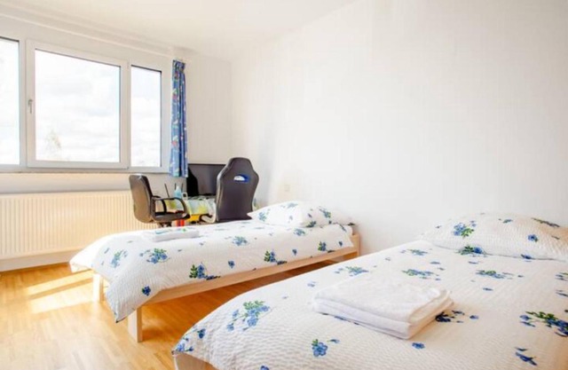 Beautiful room with balcony direction to Messe