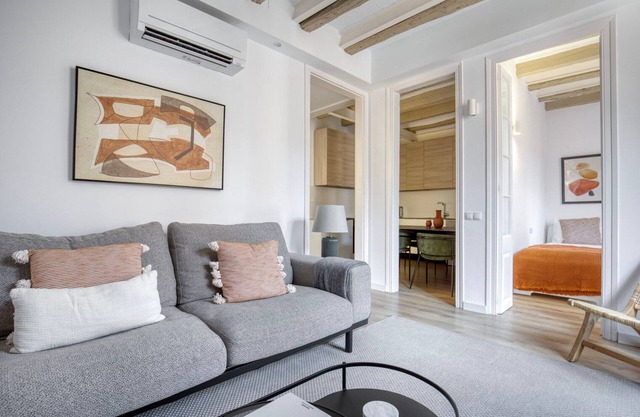 Beautiful Sarrià 3BR, nr Old Town, by Blueground