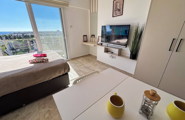 Beautiful Sea View Studio with Pool. 5-Min Walk to the Beach