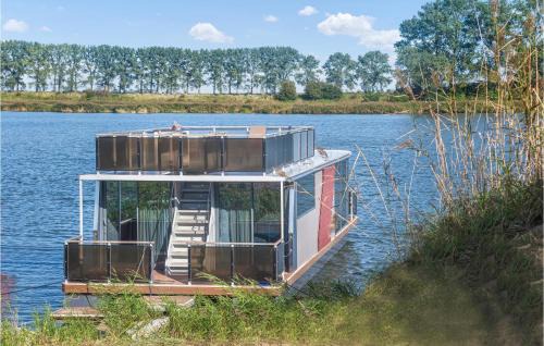 Beautiful Ship In Blotnik With Wifi