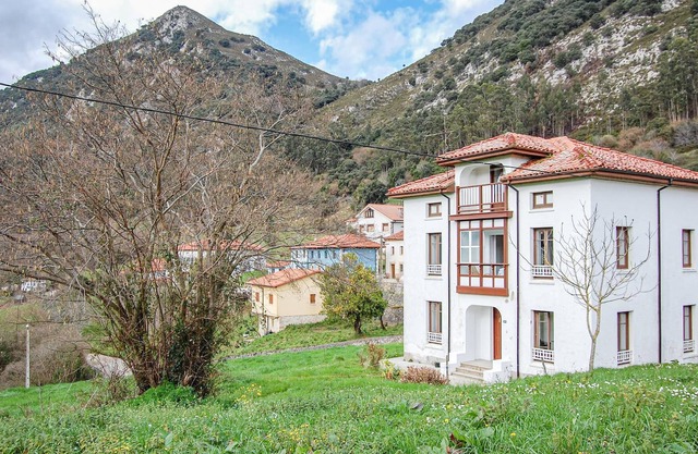 Beautiful, simple and cozy cottage in Narganes, Asturias. From here you have a breathtaking view of