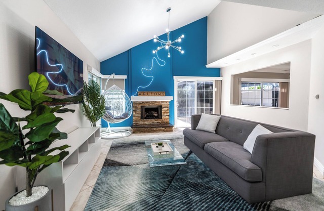 Beautiful Spacious Home Minutes to Disney