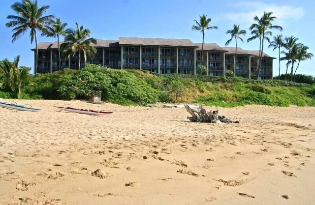 Beautiful Spacious Oceanfront Condo on Wailua Bay