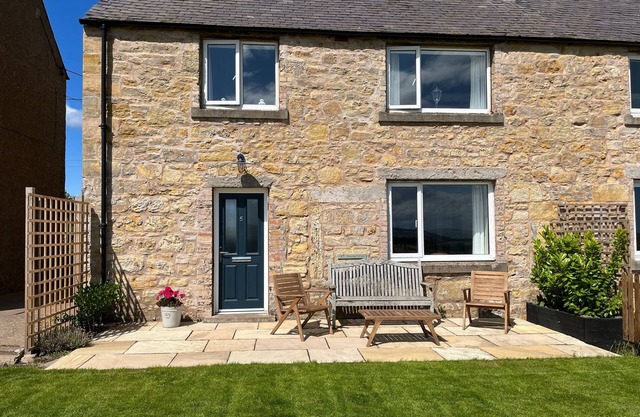 Beautiful stone cottage on the stunning Northumbrian coast.