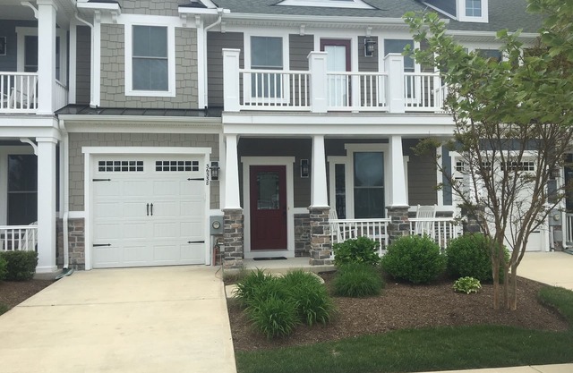 Beautiful Townhome in The Highly Acclaimed Community of Bayside