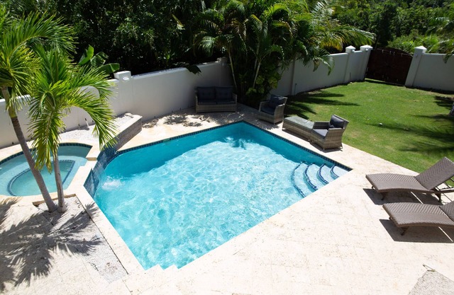 Beautiful Townhouse w private pool (40)