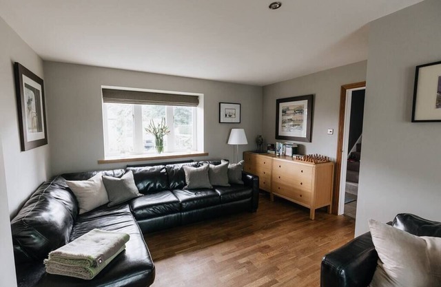 Beautiful Two Bedroom Cottage with Amazing Views