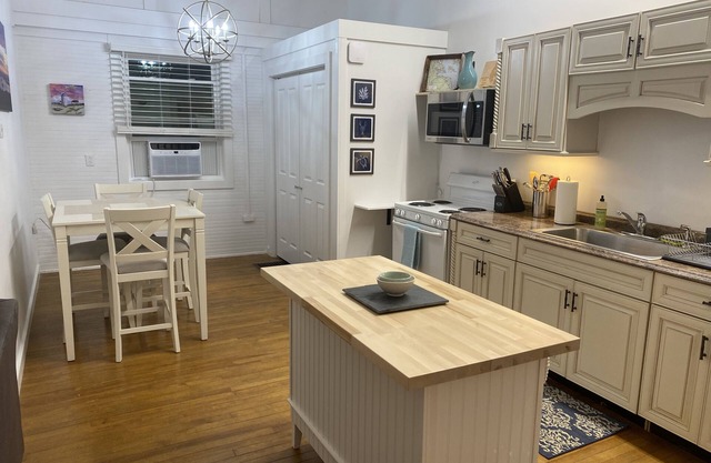 Beautiful two-bedroom in Manset Village