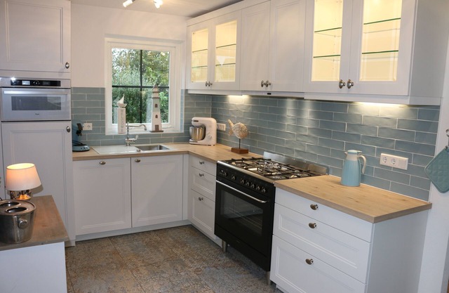 Beautiful vacation home close to the beach, fireplace, quiet location, completely fenced in