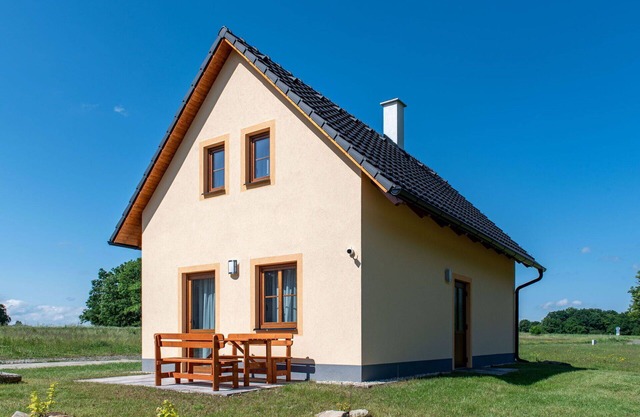 Beautiful villa for 5 people with WIFI, TV, terrace, pets allowed and parking