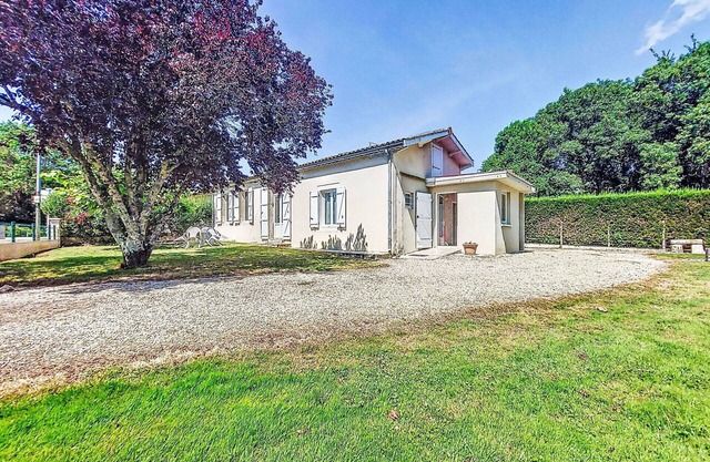 Beautiful villa for 5 guests with WIFI, TV, terrace and pets allowed
