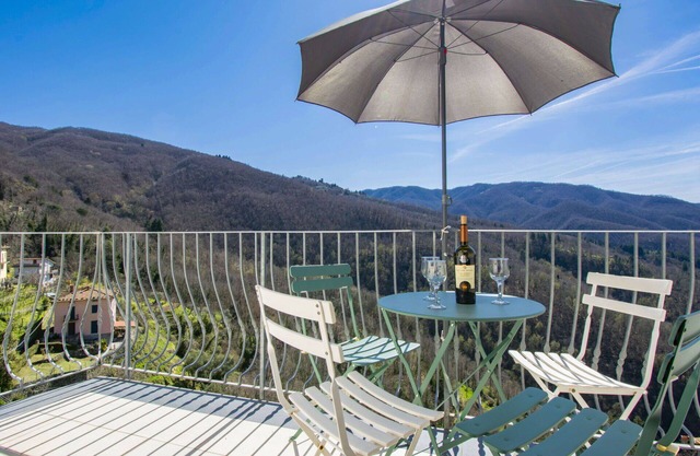 Beautiful villa for 6 people with WIFI, private pool, TV, terrace, pets allowed and parking